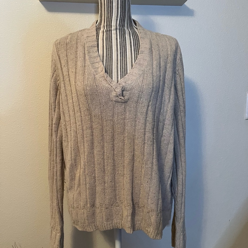 Wool rich sweater. Size L. ❤️